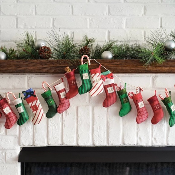 Christmas Stocking Countdown Garland Advent Calendar by Threshold 6 ft Long NWT - Picture 3 of 5